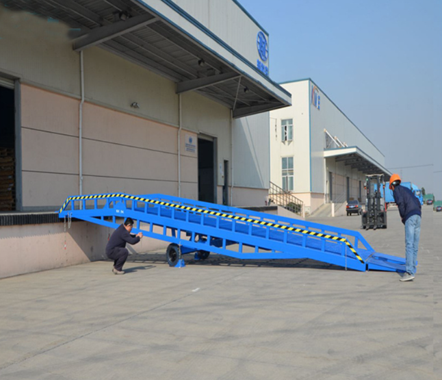 分宜移动式登车桥应用